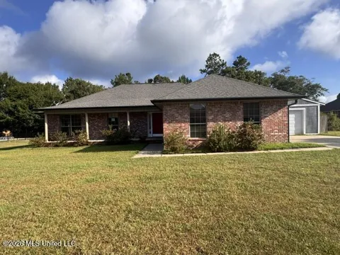 4 W Deerwood Drive