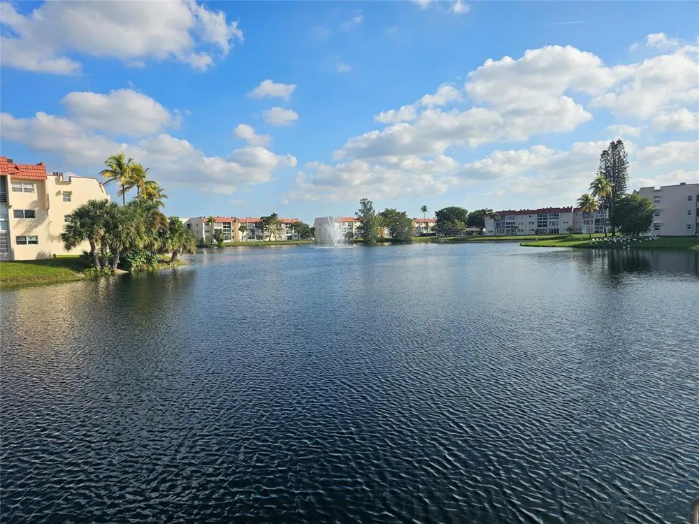 3051 Sunrise Lakes Drive E #203 Sunrise, FL 33322