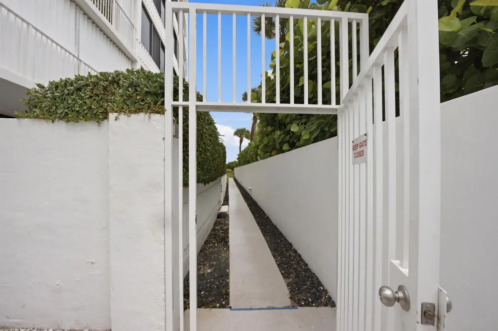 3589 S Ocean Boulevard #808 South Palm Beach, FL 33480