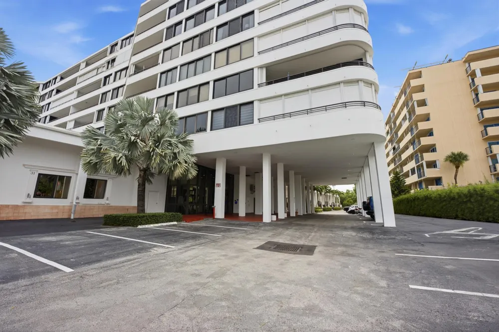 3589 S Ocean Boulevard #808 South Palm Beach, FL 33480