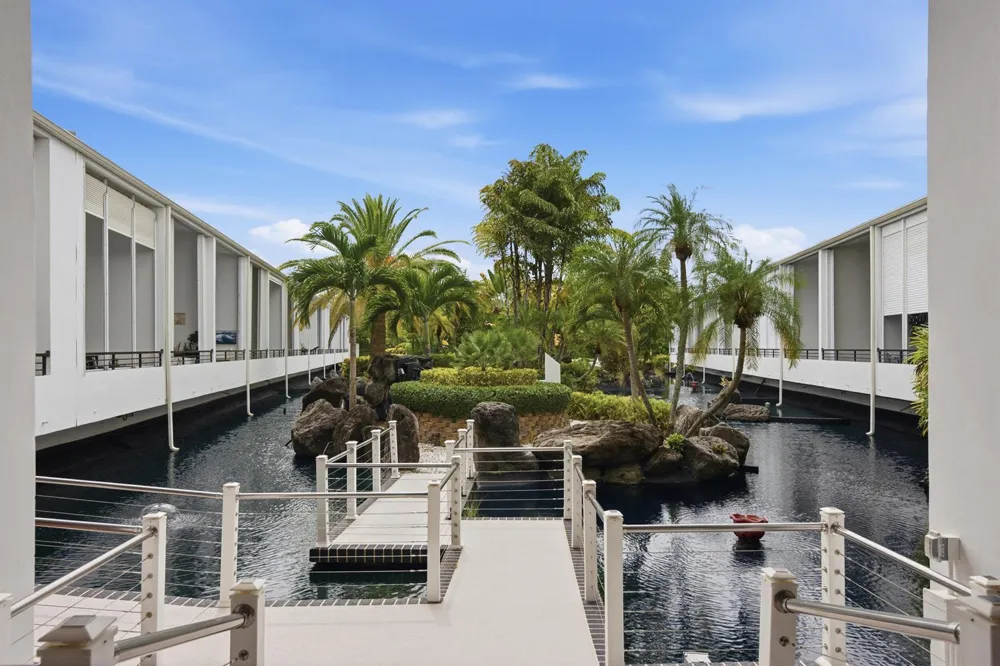 3589 S Ocean Boulevard #808 South Palm Beach, FL 33480