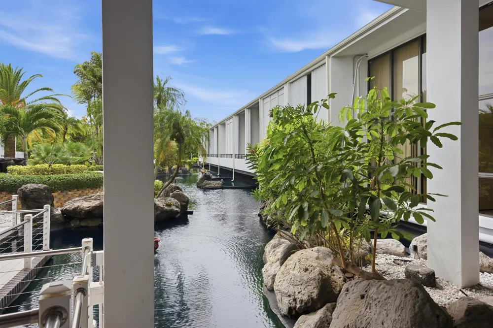 3589 S Ocean Boulevard #808 South Palm Beach, FL 33480