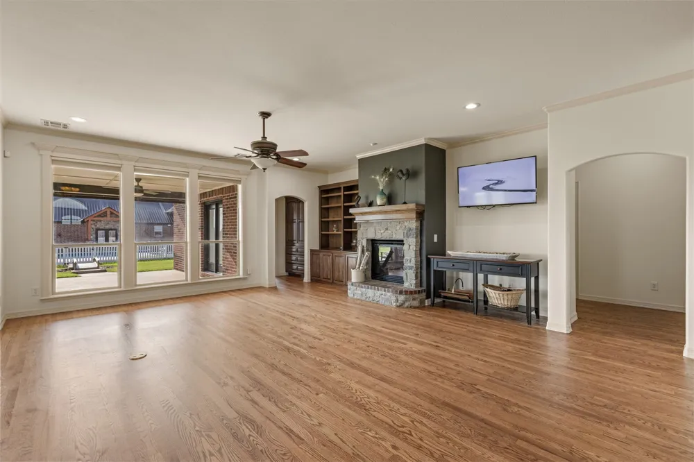 16727 300 ROAD Morris, OK 74445