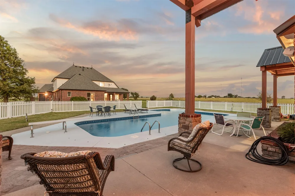 16727 300 ROAD Morris, OK 74445
