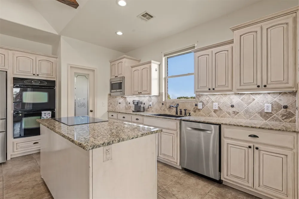 16727 300 ROAD Morris, OK 74445