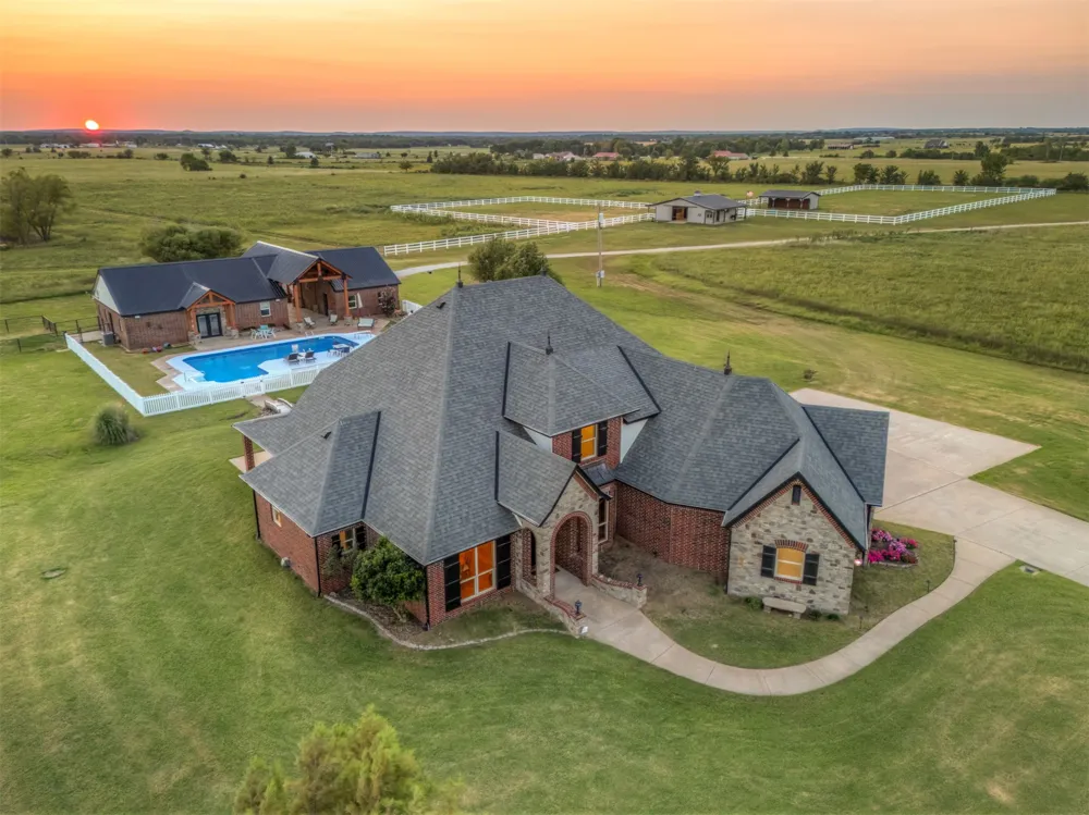 16727 300 ROAD Morris, OK 74445
