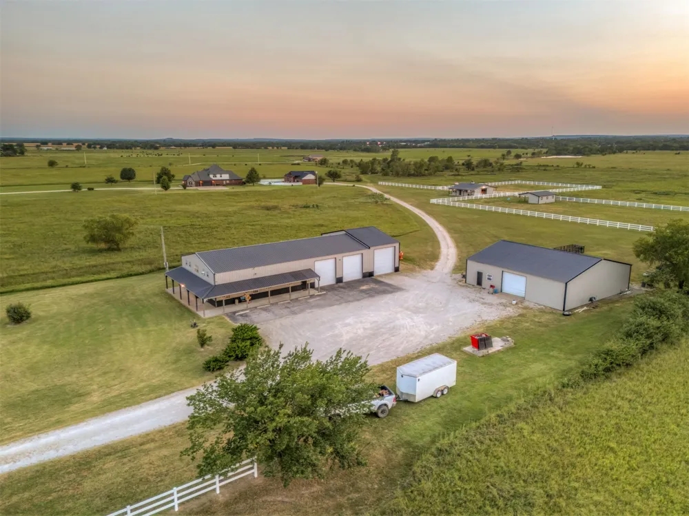 16727 300 ROAD Morris, OK 74445