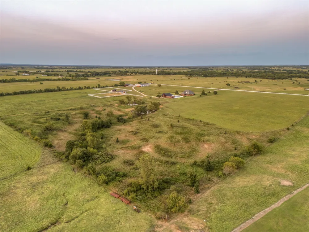 16727 300 ROAD Morris, OK 74445