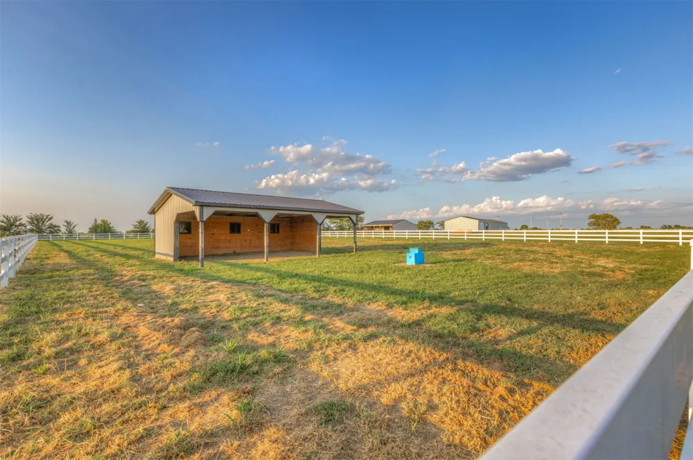 16727 300 ROAD Morris, OK 74445