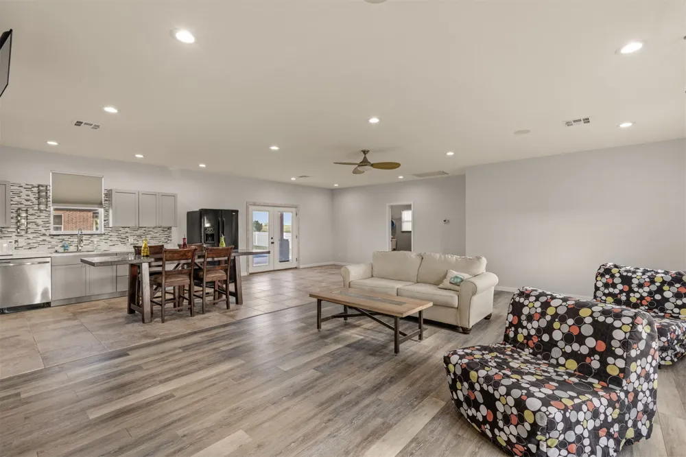 16727 300 ROAD Morris, OK 74445