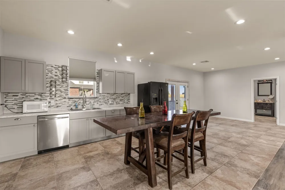 16727 300 ROAD Morris, OK 74445