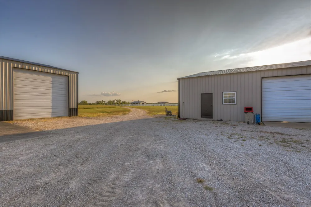 16727 300 ROAD Morris, OK 74445