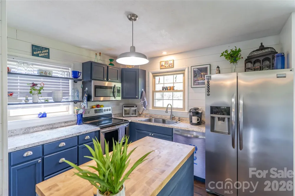 130 Beaverdam Heights Drive Canton, NC 28716