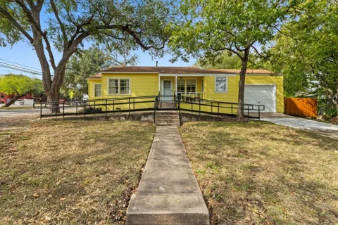 2710 Manor Road