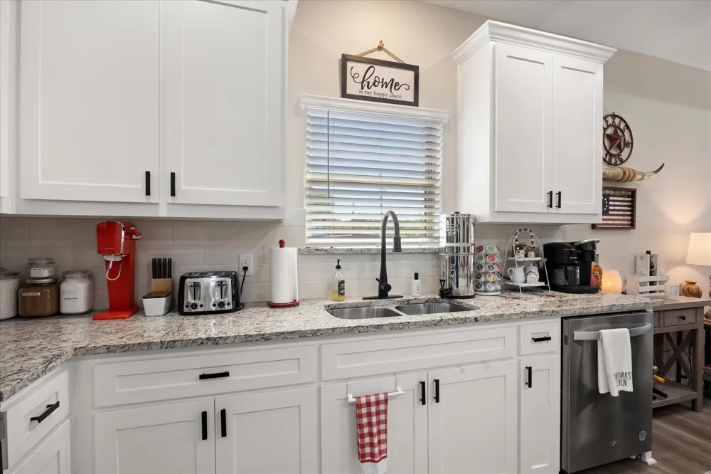1608 Ridgeview Trail Granbury, TX 76048