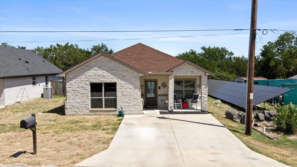 1608 Ridgeview Trail Granbury, TX 76048