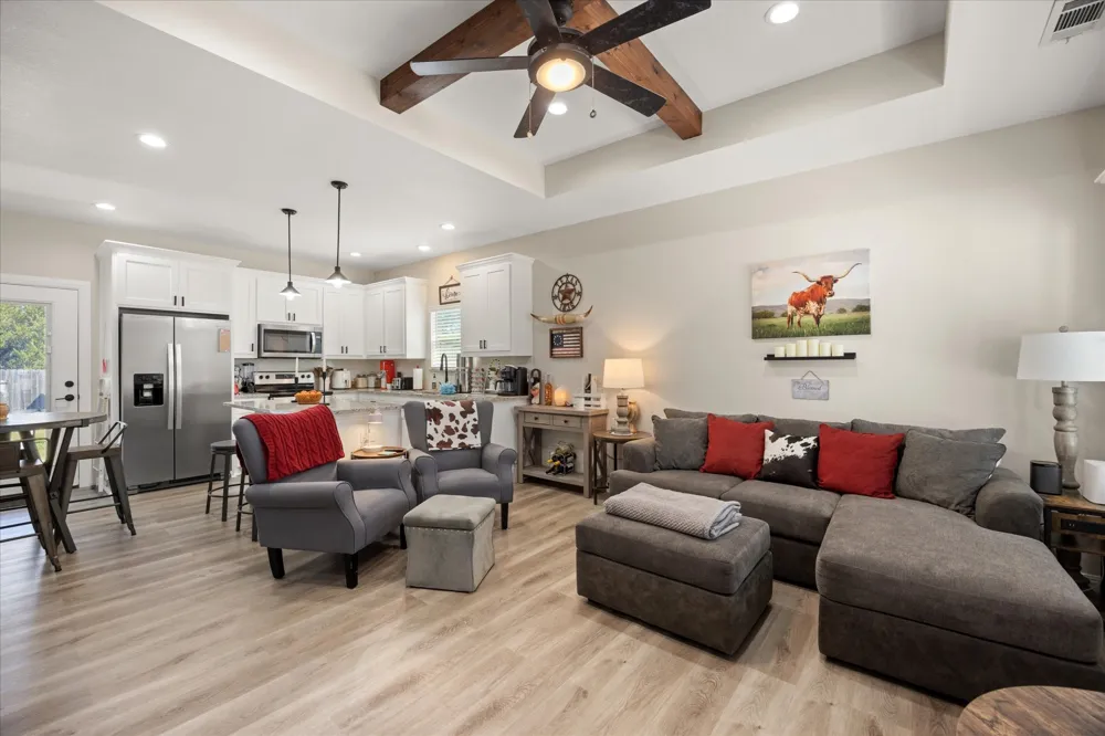 1608 Ridgeview Trail Granbury, TX 76048