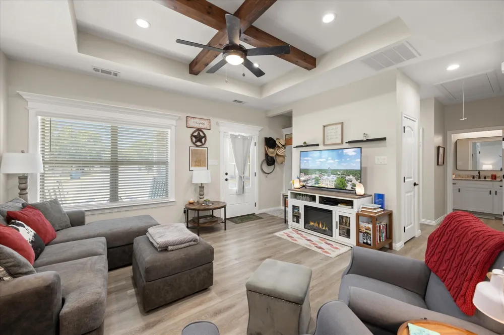 1608 Ridgeview Trail Granbury, TX 76048
