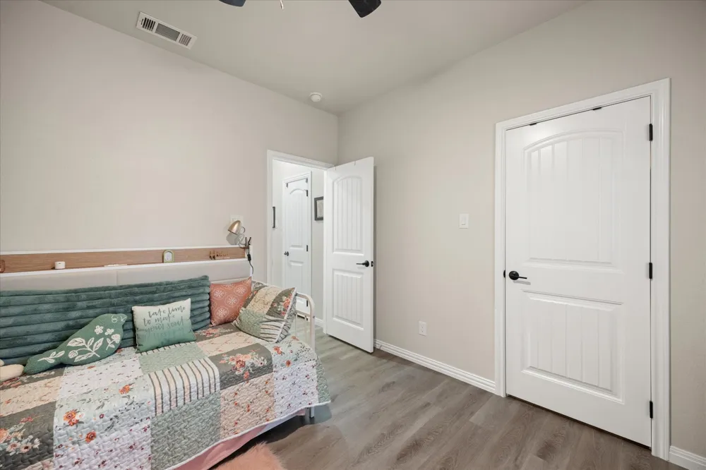 1608 Ridgeview Trail Granbury, TX 76048