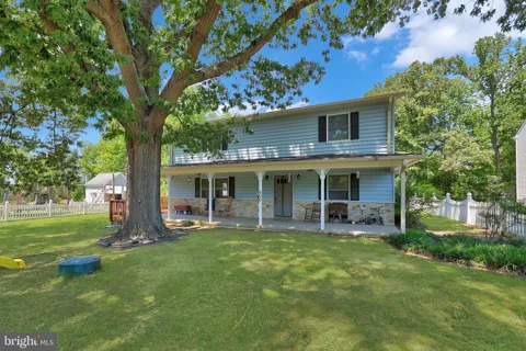 22 SANDY LANE