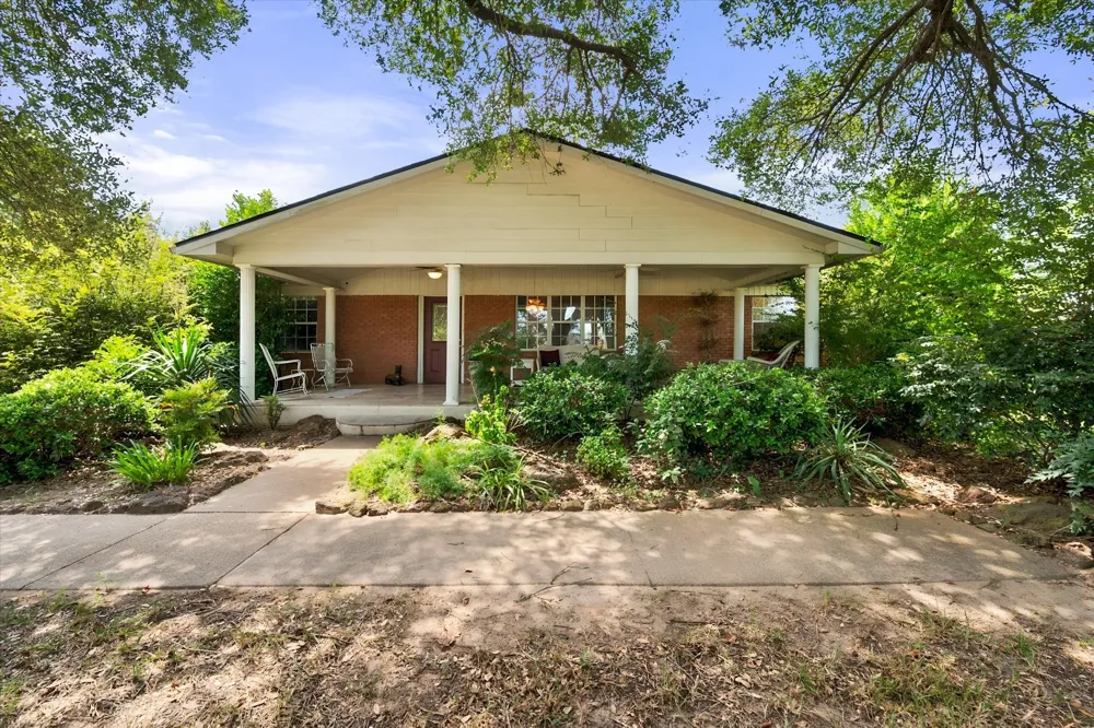 1814 Robbins Road Athens, TX 75751