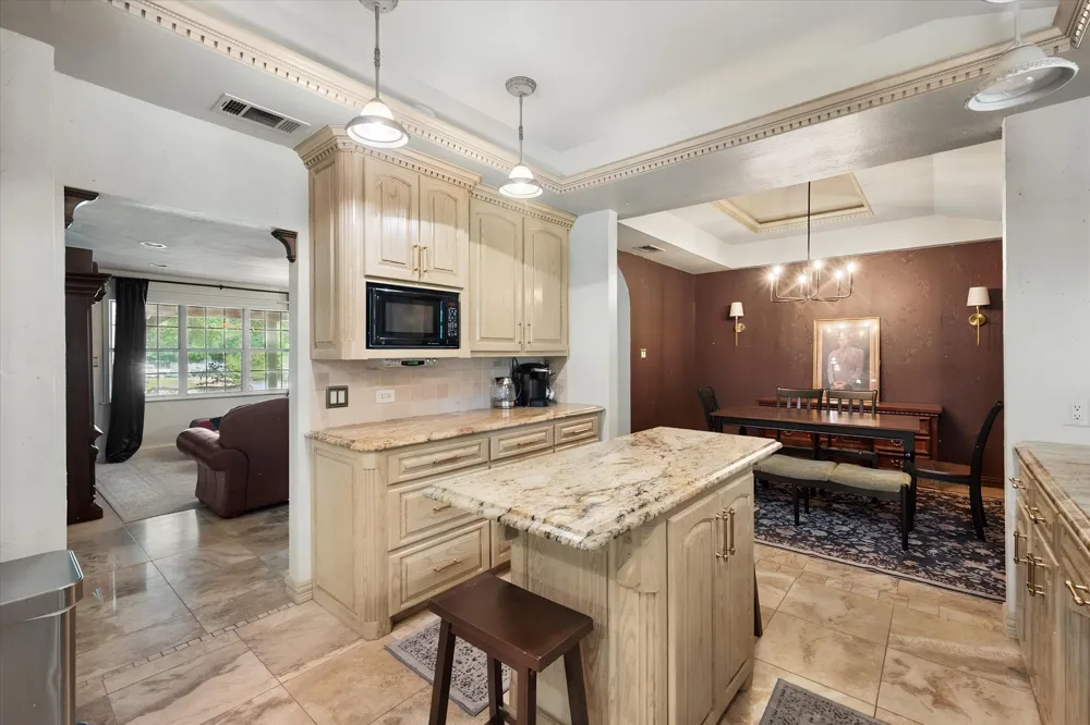 1814 Robbins Road Athens, TX 75751