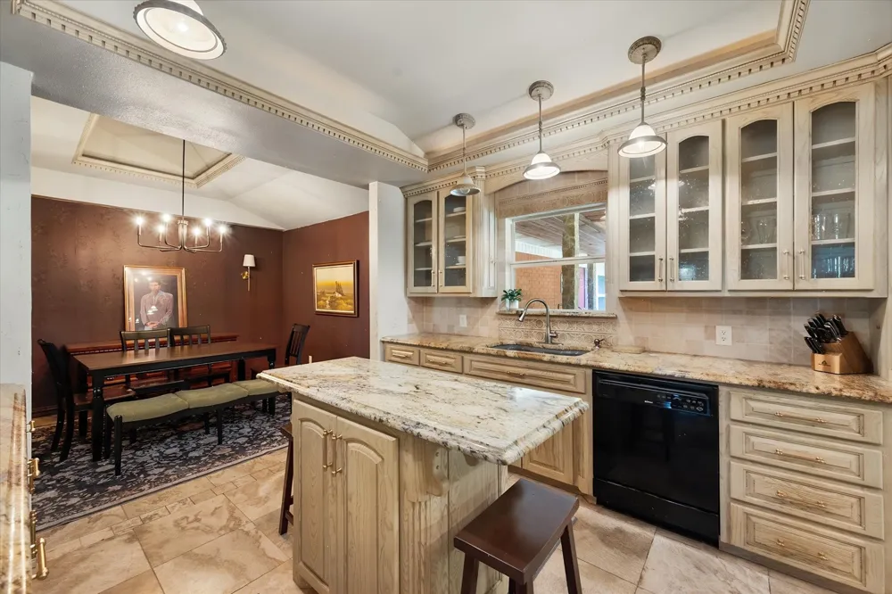 1814 Robbins Road Athens, TX 75751