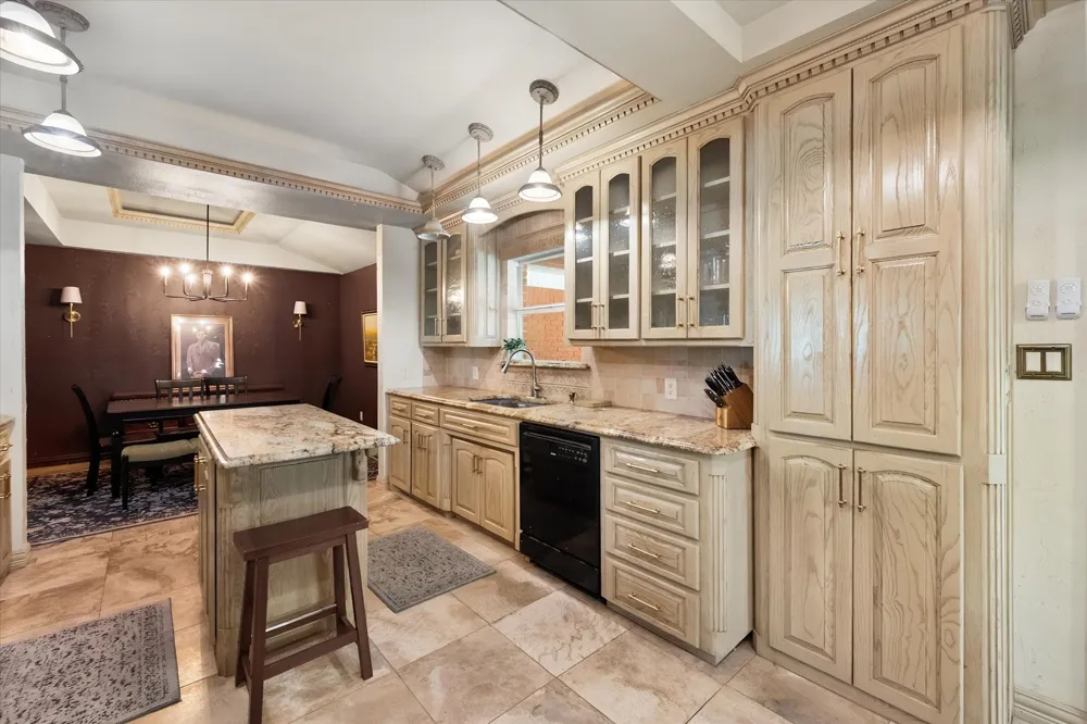 1814 Robbins Road Athens, TX 75751