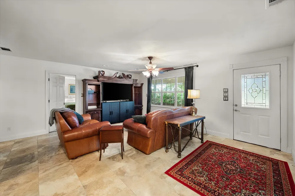 1814 Robbins Road Athens, TX 75751