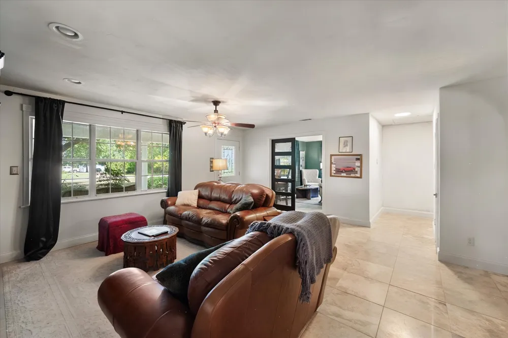 1814 Robbins Road Athens, TX 75751
