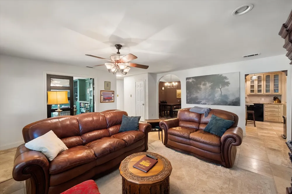 1814 Robbins Road Athens, TX 75751