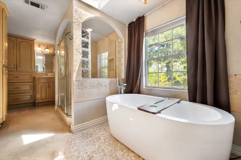1814 Robbins Road Athens, TX 75751