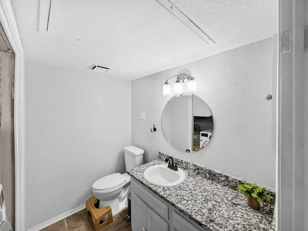 14800 Enterprise Drive #14B Farmers Branch, TX 75234