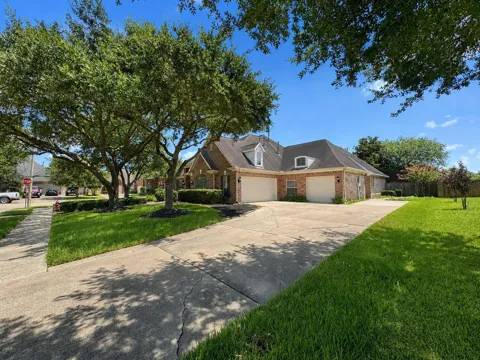 3301 Elm Creek Drive