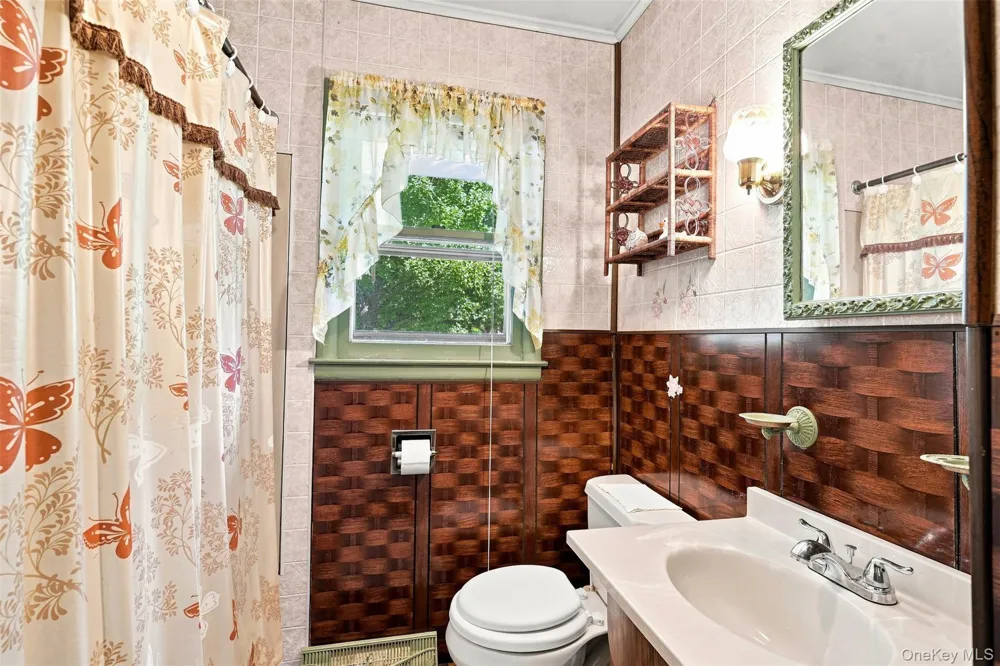 35 Hapeman Hill Road Red Hook, NY 12571