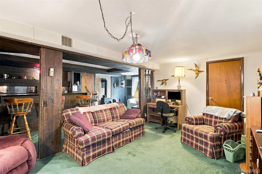35 Hapeman Hill Road Red Hook, NY 12571