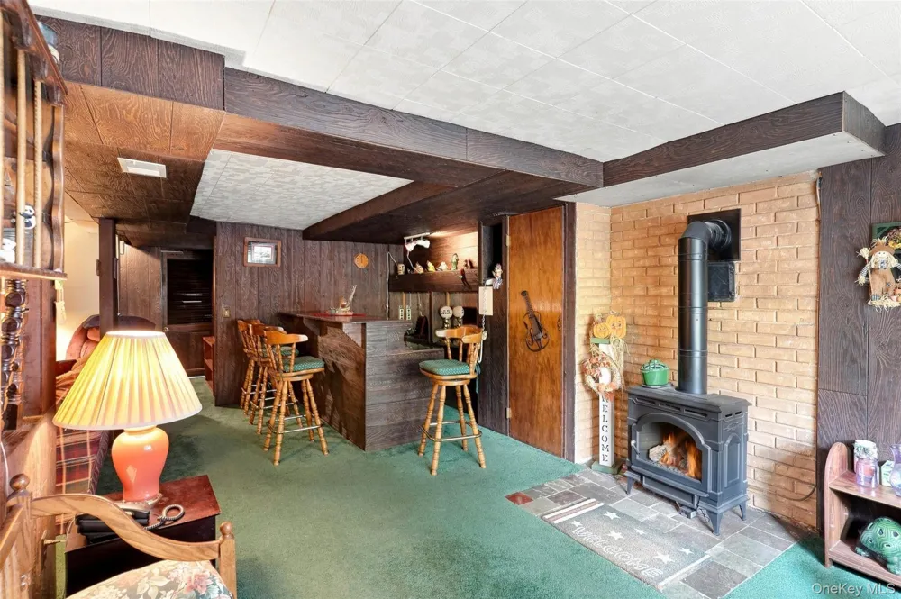 35 Hapeman Hill Road Red Hook, NY 12571