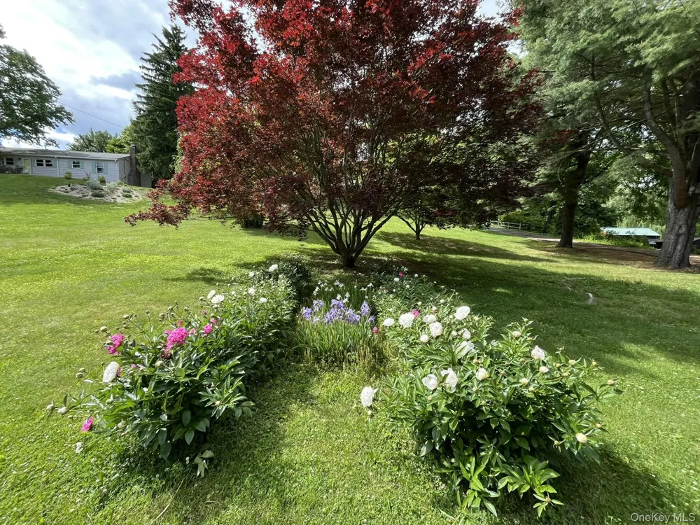 35 Hapeman Hill Road Red Hook, NY 12571