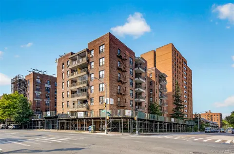 138-70 Elder Avenue #3L