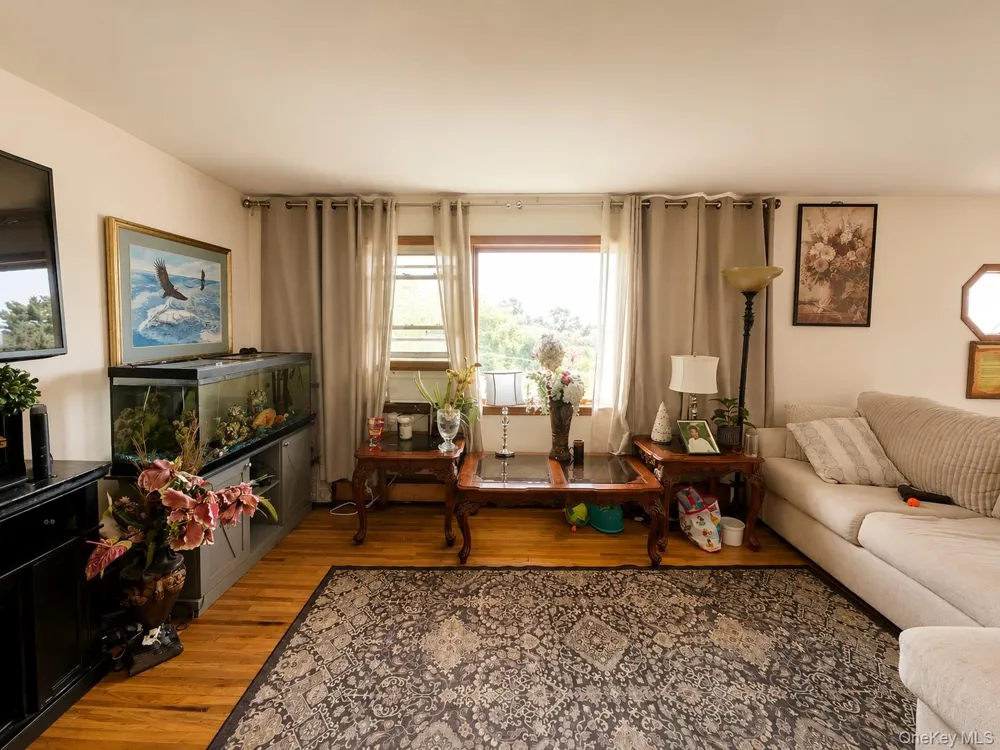 14 Rock Drive Valley Cottage, NY 10989