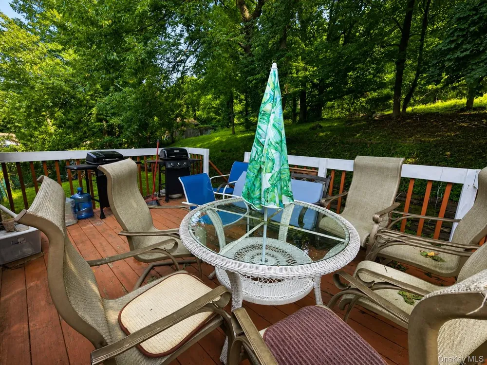 14 Rock Drive Valley Cottage, NY 10989