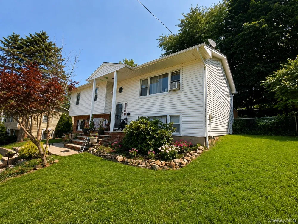 14 Rock Drive Valley Cottage, NY 10989