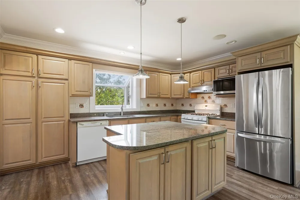 24 Inwood Place Patterson, NY 12563