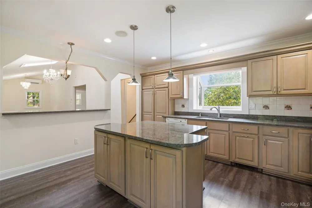 24 Inwood Place Patterson, NY 12563