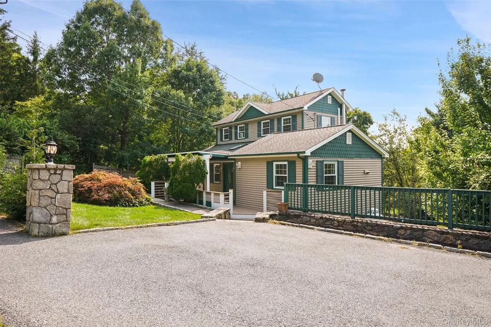 24 Inwood Place Patterson, NY 12563