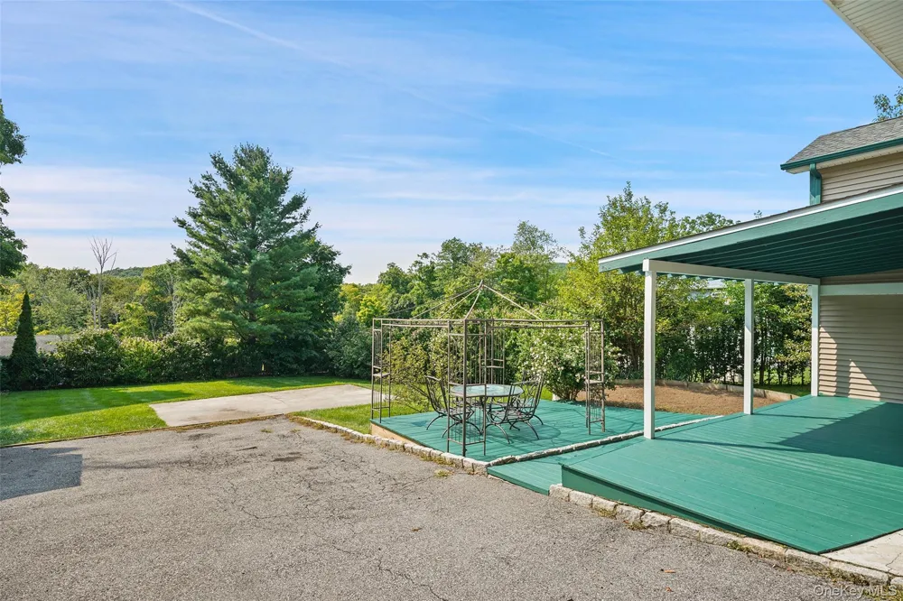 24 Inwood Place Patterson, NY 12563