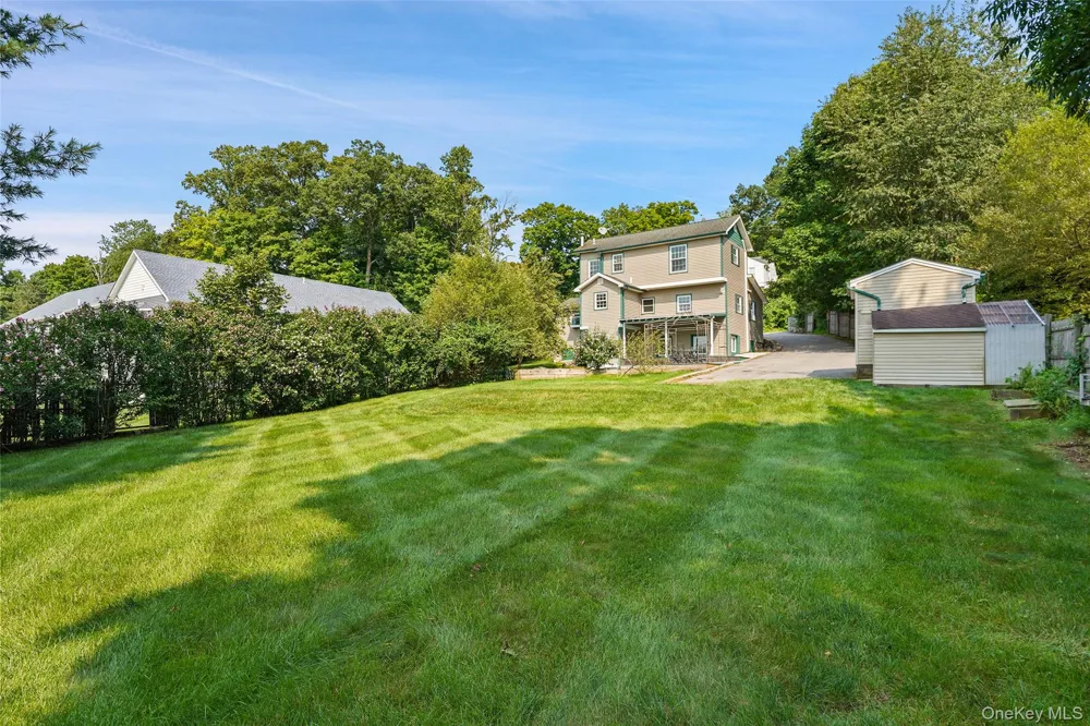 24 Inwood Place Patterson, NY 12563