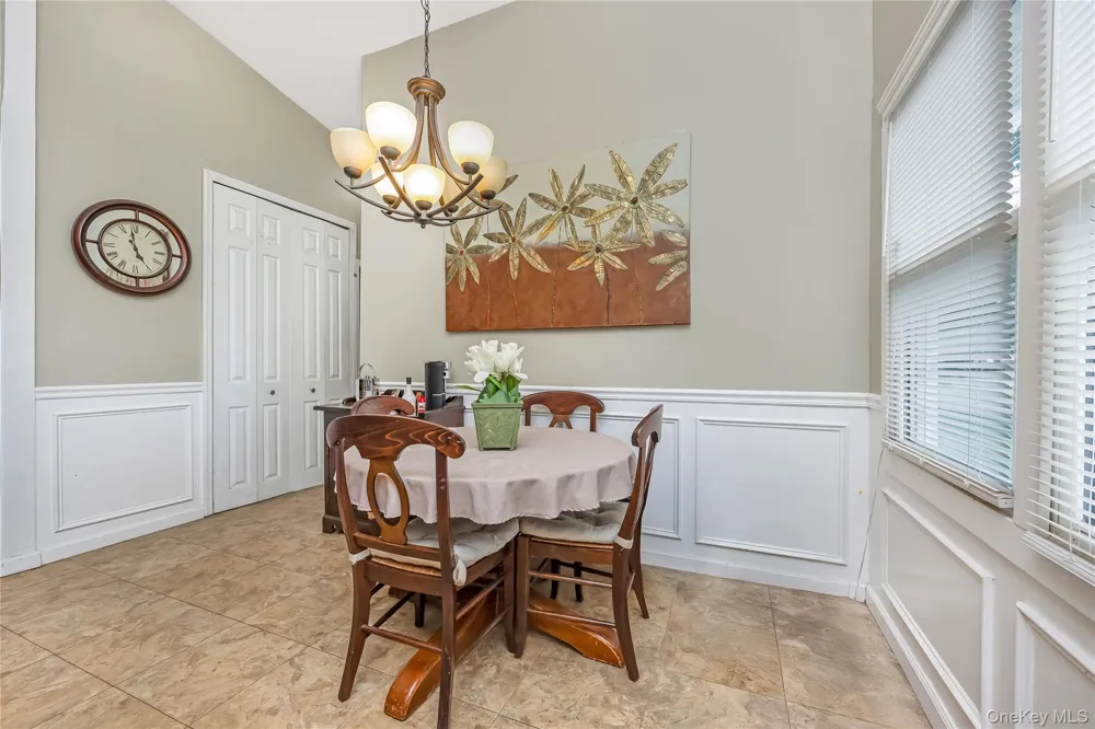 25 Beverly Street Islip, NY 11751