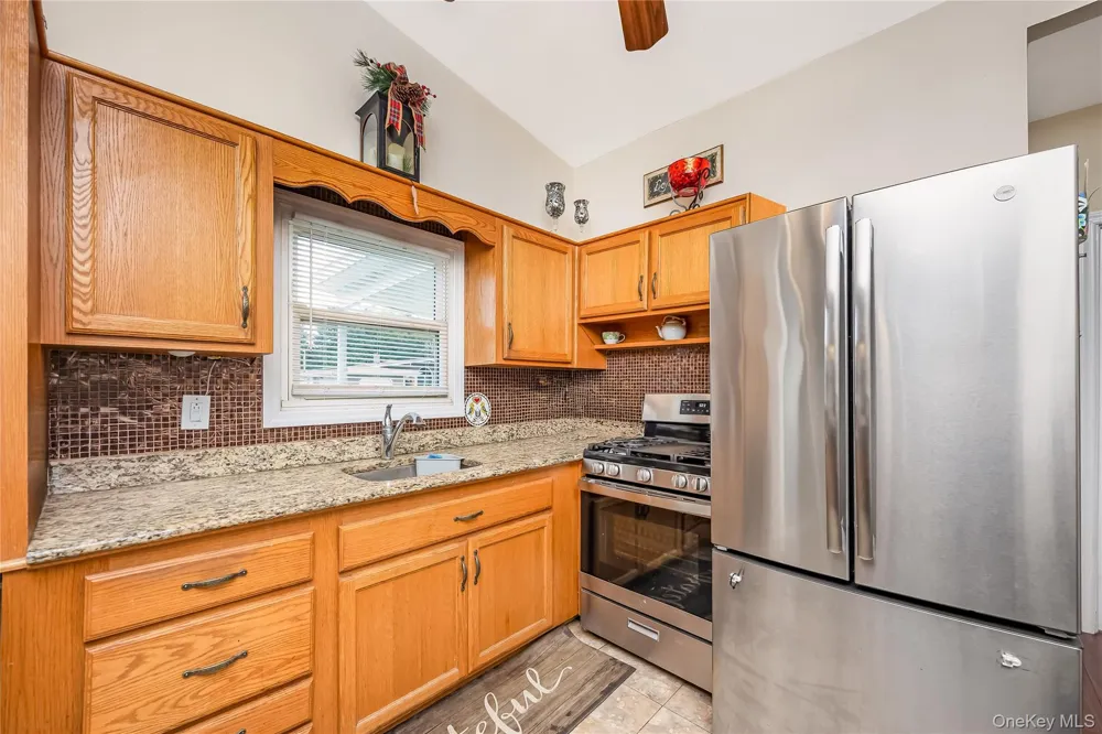 25 Beverly Street Islip, NY 11751