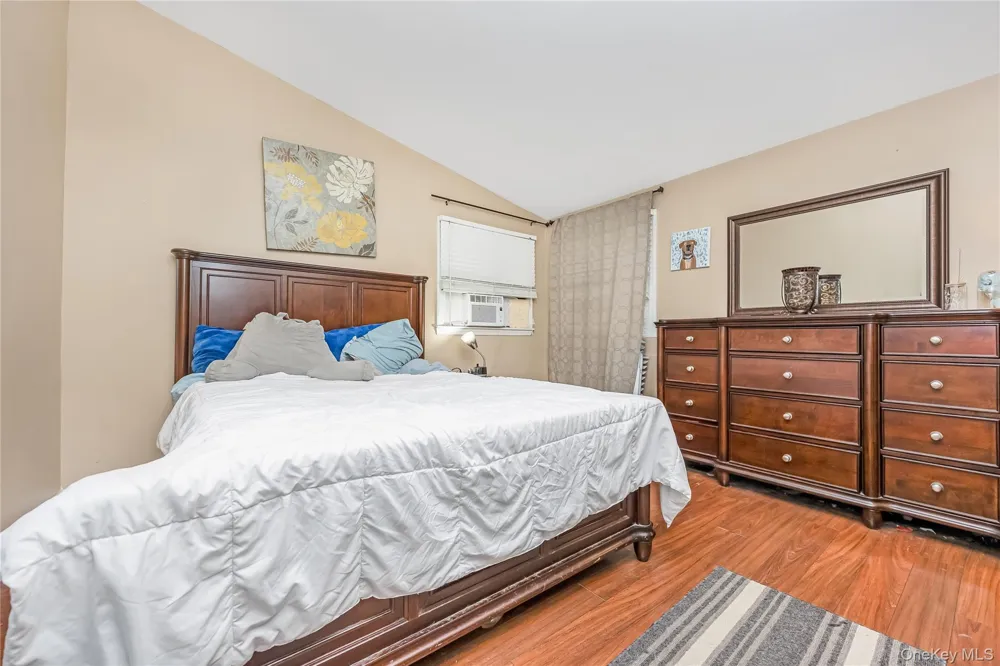 25 Beverly Street Islip, NY 11751